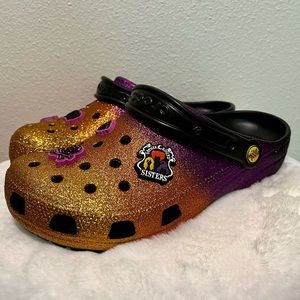 AMOK AMOK AMOK!  NWT Hocus Pocus Crocs!  Just in time for Halloween!